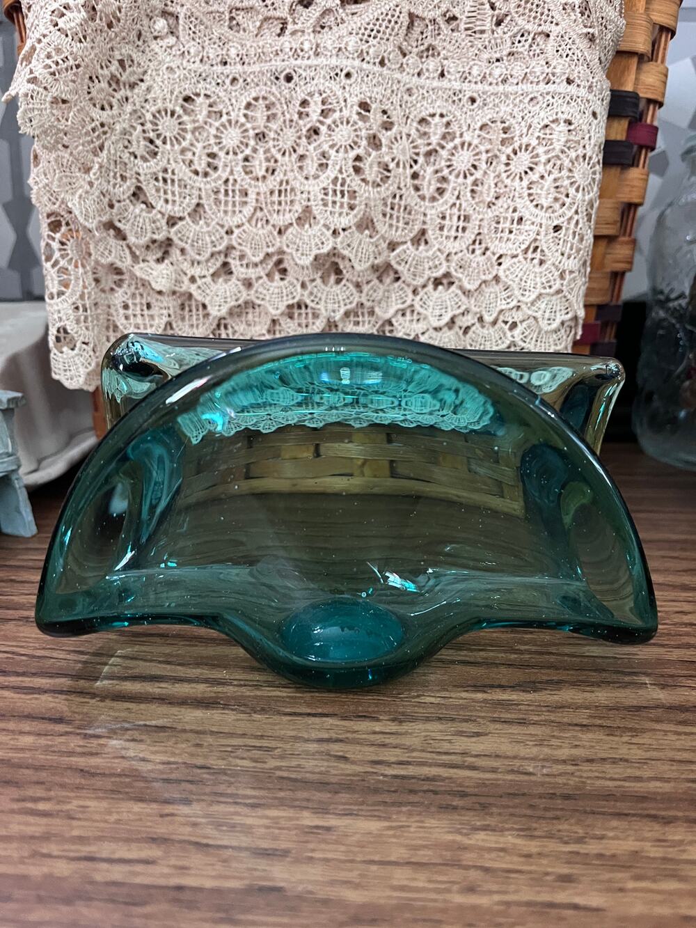 VTG Mid Century Hand Blown Manganese Green Art Glass Napkin Holder 365nm Glow